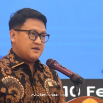 Ketua Komisi V DPRD Provinsi Lampung, Dr. Yanuar Irawan, SE, MM. dan Anggota Komisi I DPRD Provinsi Lampung, Budiman A.S hadir dalam acara Sosialisasi peraturan Gubernur Lampung.